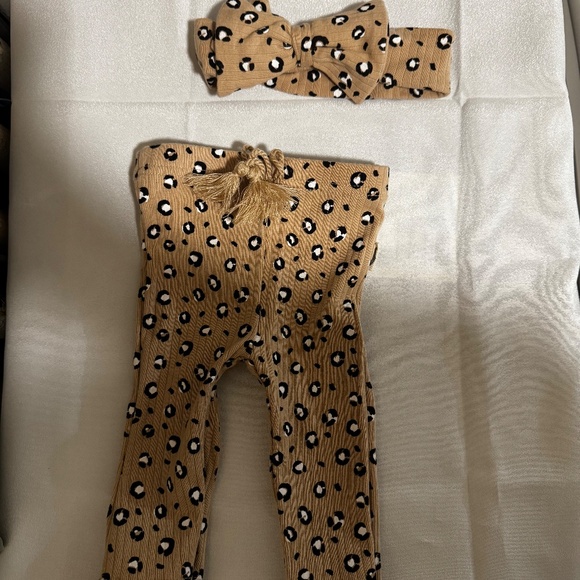 Mama’s Mini Outfit - Picture 3 of 3